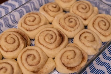 homemeda tarçın rulo, pişirmeye hazır