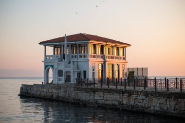 Moda iskelesi, moda dock, moda pier. Kadikoy, Istanbul. Turkey.