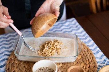 iş yerinde, pişmiş yulaf ezmesi muz, yaban mersini, wal yapma Şef