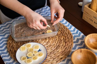 iş yerinde, pişmiş yulaf ezmesi muz, yaban mersini, wal yapma Şef