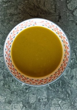 Ev yapımı sebze çorbası