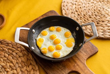 Bıldırcın yumurta kadar güneşli tarafı