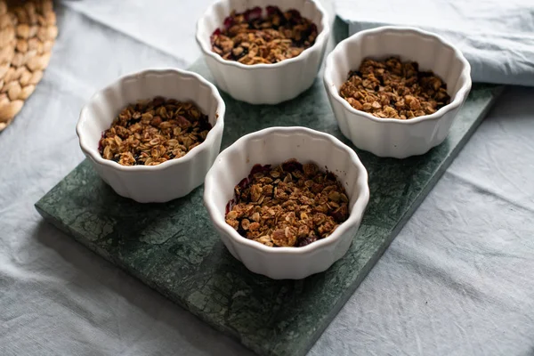 böğürtlen ve yaban mersini ile yulaf cipsi