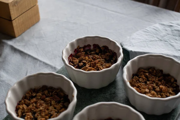 böğürtlen ve yaban mersini ile yulaf cipsi