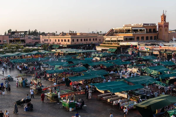 Marakeş ünlü Jamaa el Fna meydanı, Fas. Jemaa el-F