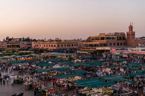Marakeş ünlü Jamaa el Fna meydanı, Fas. Jemaa el-F