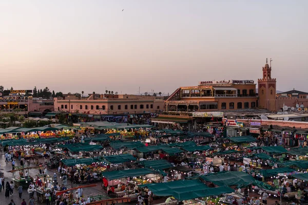 Marakeş ünlü Jamaa el Fna meydanı, Fas. Jemaa el-F