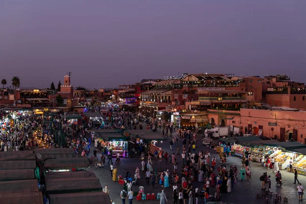 The famous Jamaa el Fna square in Marrakech, Morocco. Jemaa el-F — Stock Photo, Image