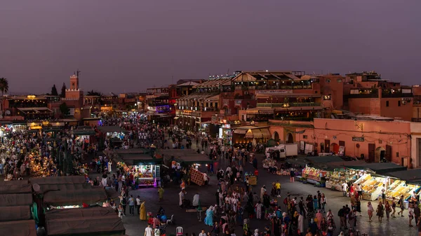 Marakeş ünlü Jamaa el Fna meydanı, Fas. Jemaa el-F