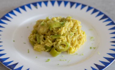 Limonlu pırasalı risotto.