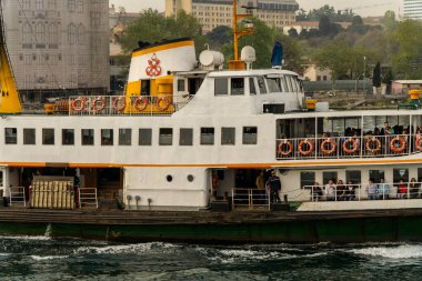 İstanbul ve feribot. Buhar olarak bilinen İstanbul 'un ünlü feribotları
