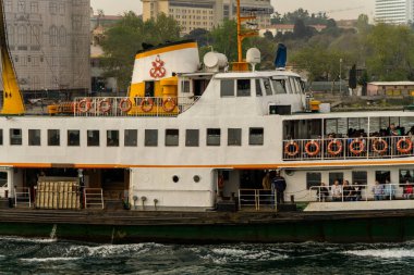 İstanbul ve feribot. Buhar olarak bilinen İstanbul 'un ünlü feribotları