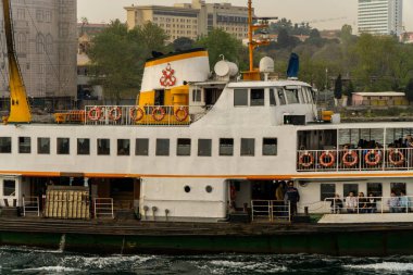 İstanbul ve feribot. Buhar olarak bilinen İstanbul 'un ünlü feribotları