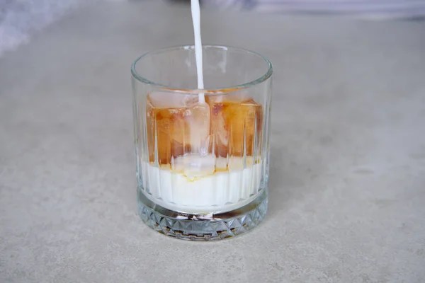 Cubi Ghiaccio Fatti Con Caffè Vetro Preparare Bevande Rinfrescanti Caffè — Foto Stock