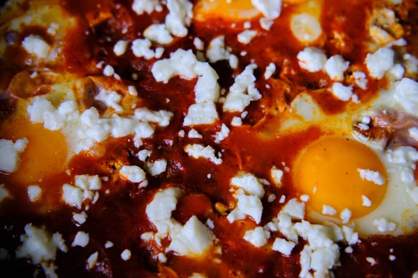 Shakshuka Una Sartén Huevos Escalfados Salsa Picante Pimiento Tomate — Foto de Stock