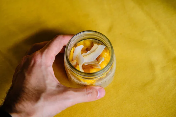 Kokosnuss Mango Chia Pudding Glas — Stockfoto