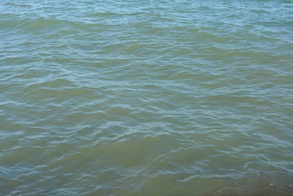 Ungewöhnliche Farben Des Schwarzen Meeres Mit Flachen Wellen — Stockfoto