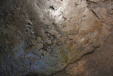 Yapı malzemeleri, ıslak beton asfalt bir yağmur fırtınası çok parlak kahverengi zemin sonra eski