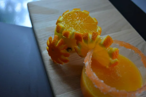 Один Лимон Один Стакан Апельсинового Сока Морковным Сахарным Ободом Апельсиновыми — стоковое фото
