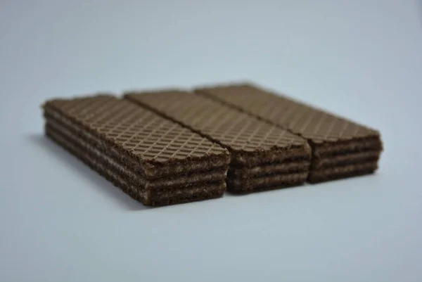 Wit Papier Zoete Chocoladewafels Met Witte Kokosvulling — Stockfoto