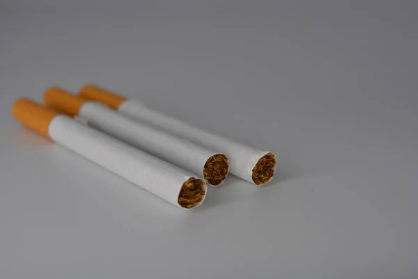 Cigarett Cigaretter Med Tobak Och Cigarett Uppsättningar Vit Bakgrund Rökning — Stockfoto