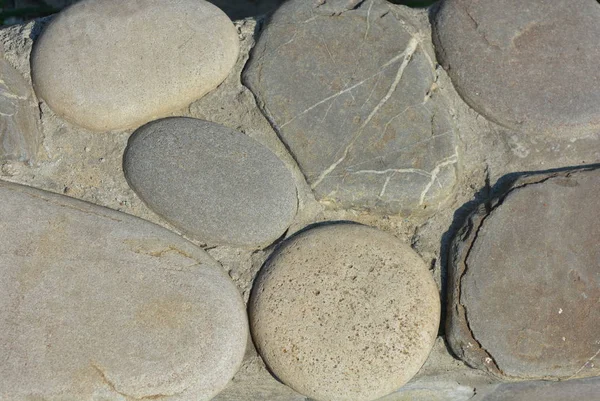 Grandes Pedras Marinhas Lisas Com Cimento Fundo Arquitetônico Original — Fotografia de Stock