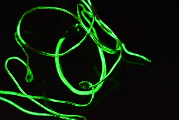 Giftige Grüne Kalkbeleuchtung Mit Einem Bestimmten Muster Geflochtene Filamente Kabel — Stockfoto