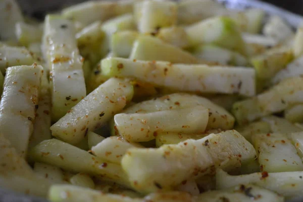 Zelfgemaakte Groente Stoofpot Gekookte Gesneden Courgette Geroosterd Een Metalen Pan — Stockfoto