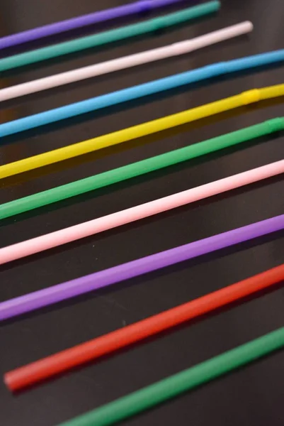 Vícebarevné Plastové Štítky Trubky Rozloženy Grafickém Duhově Formátu Tubules Byl — Stock fotografie