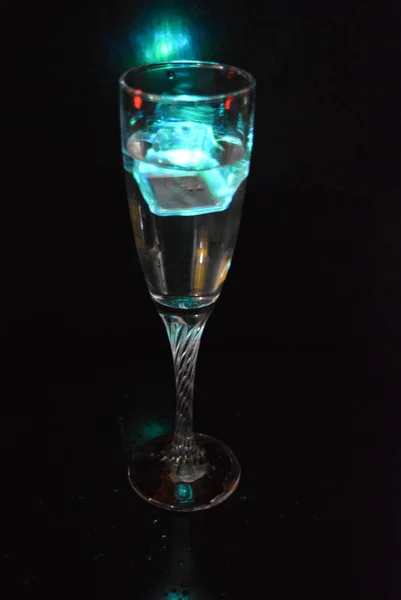 Imágenes Muy Hermosas Impresionantes Bebidas Con Cubos Hielo Brillantes Colores —  Fotos de Stock