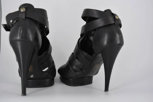 Sexy Glamoroso Negro Sandalias Las Mujeres Cuero Genuino Vacuno Mate — Foto de Stock