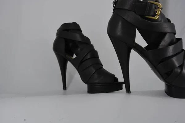 Sexy Glamouröse Schwarze Damensandalen Aus Echtem Rindsleder Auf High Heels — Stockfoto