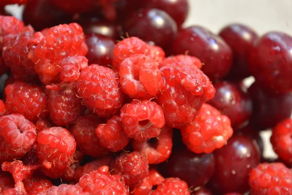 Frutas Frescas Cerezas Frambuesas Vaso — Foto de Stock