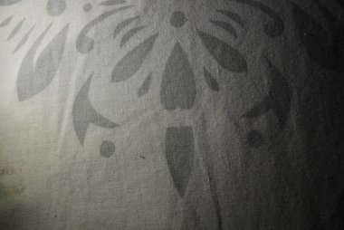 Pamuklu kumaş ve koyu gri baskı dan Gri doğal lacivert arka plan, diyot ışık ile grafik tasarım, aydınlatma.