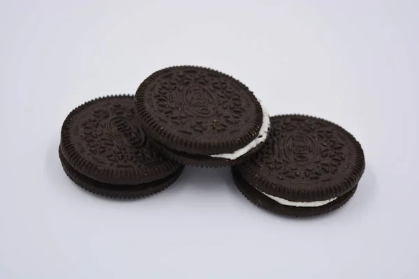 Chocolate Black Thin Cookie Mit Weißer Füllung Köstliche Milch Oreo — Stockfoto