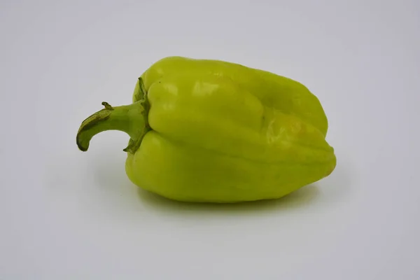 One Green Bell Pepper Hot Sweet Crunchy Pepper Located White — Stock Photo, Image