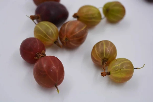 Délicieux Fruits Mûrs Groseilles Maquereau Juteuses Rouges Disposés Une Poignée — Photo