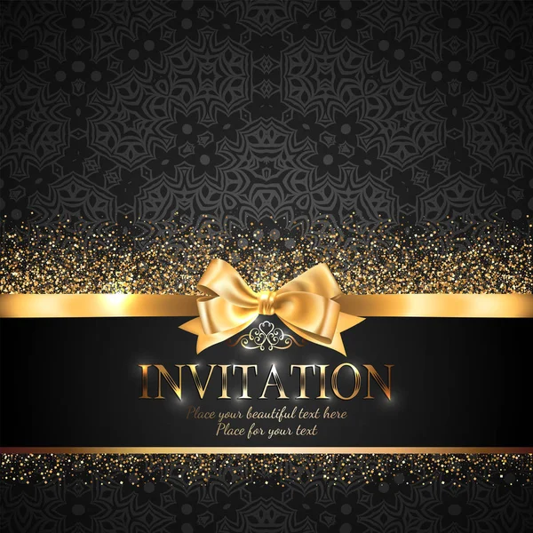 豪華な光沢のある招待状カードまたはゴールド リボン弓と繊細なパターンと黒の背景の金色グリッター バナー — ストックベクタ
