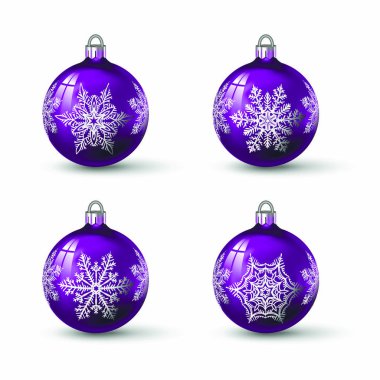 Lila renkli Noel topları ile farklı kar tanesi süsleme üstünde o. İzole gerçekçi cam topları kümesi. Vektör çizim tasarımınız için.