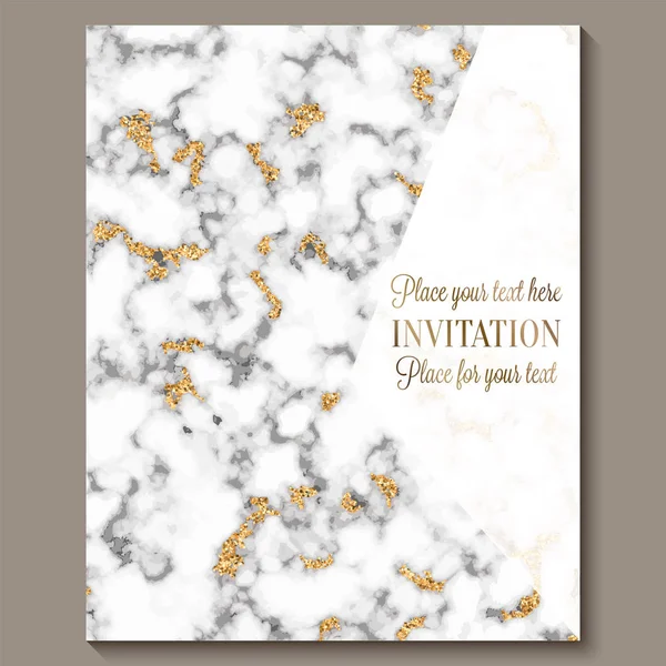 Роскошные и элегантные свадебные пригласительные билеты с мраморной текстурой и золотым блеском фона. Приглашение на свадьбу — стоковый вектор