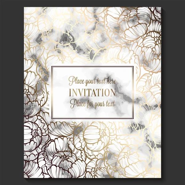 Cartões de convite de casamento luxuosos e elegantes com textura de mármore e modelo geométrico dourado para texto. Convite de casamento moderno decorado com peônia padrão de flor —  Vetores de Stock