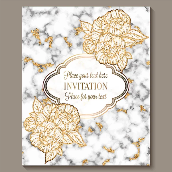 Tarjetas de invitación de boda de lujo y elegantes con textura de mármol y fondo de brillo dorado. Invitación de boda moderna decorada con flores de peonía — Vector de stock