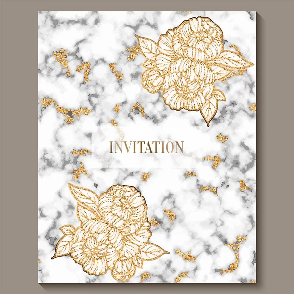 Luxe en elegante bruiloft uitnodigingskaarten met marmeren textuur en goud glitter achtergrond. Moderne Trouwkaart versierd met pioen bloemen — Stockvector