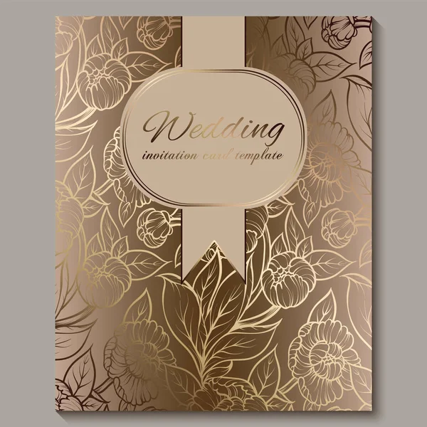 Εξαίσια βασιλική γαμήλια πρόσκληση, χρυσό floral φόντο με πλαίσιο και θέση για το κείμενο, δαντελένια φύλλωμα από τριαντάφυλλα ή παιώνιες με χρυσή γυαλιστερή διαβάθμιση. — Διανυσματικό Αρχείο