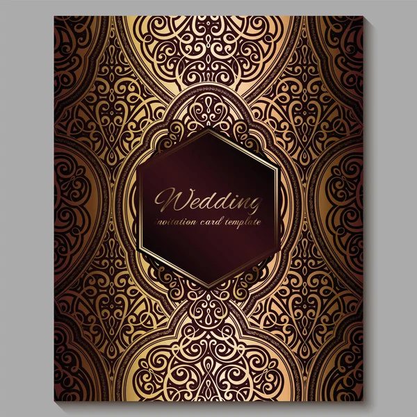 Tarjeta de invitación de boda con oro brillante follaje rico oriental y barroco. Fondo islámico adornado rojo real para su diseño. Islam, árabe, indio, Dubai . — Vector de stock