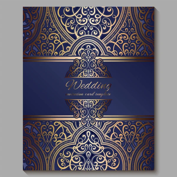 Bröllop inbjudningskort med guld glänsande östra och barocka rika lövverk. Royal Blue utsmyckade islamisk bakgrund för din design. Islam, arabiska, indiska, Dubai. — Stock vektor