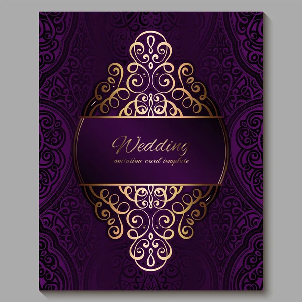 Wedding invitation card with gold shiny eastern and baroque rich foliage. Royal purple Ornate islamic background for your design. Islam, Arabic, Indian, Dubai. — Stock Vector