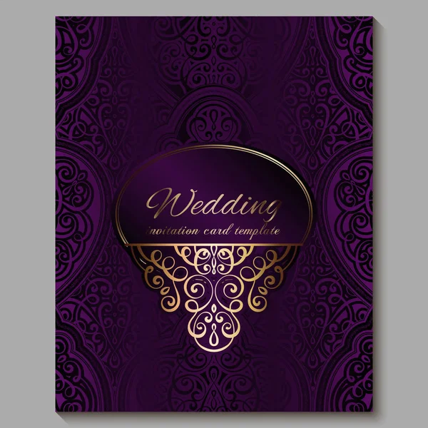 Wedding invitation card with gold shiny eastern and baroque rich foliage. Royal purple Ornate islamic background for your design. Islam, Arabic, Indian, Dubai. — Stock Vector