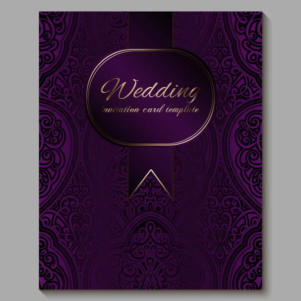 Wedding invitation card with gold shiny eastern and baroque rich foliage. Royal purple Ornate islamic background for your design. Islam, Arabic, Indian, Dubai. — Stock Vector