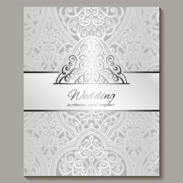 Tarjeta de invitación de boda con follaje rico en plata brillante oriental y barroco. Fondo islámico intrincado adornado para su diseño. Islam, árabe, indio, Dubai . — Vector de stock